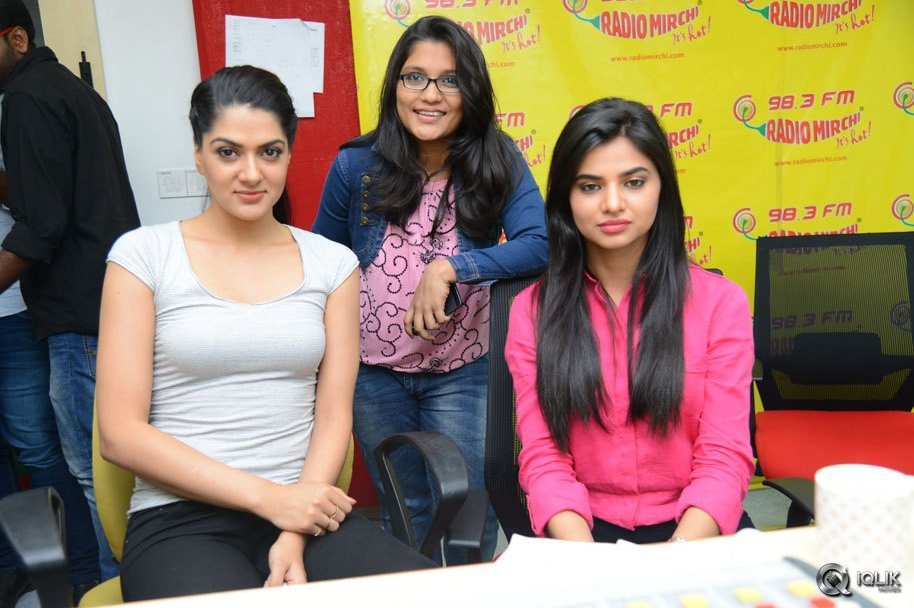 Selfi-Raja-Movie-Team-At-Radio-Mirchi